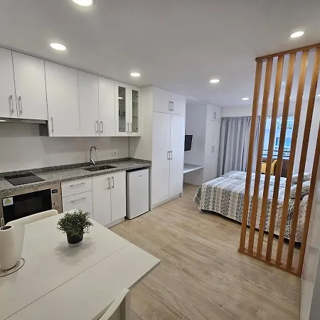 5 Minutes From The Beach, With Air Conditioning 아파트