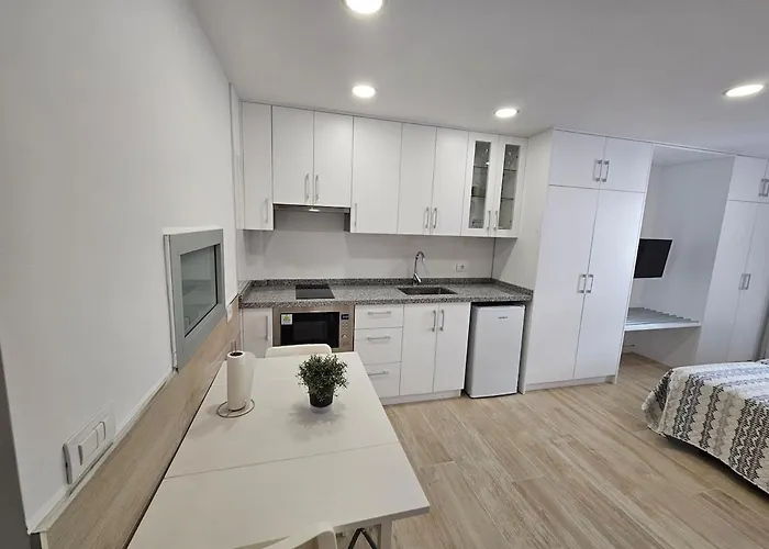 5 Minutes From The Beach, With Air Conditioning *