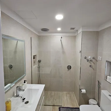 Lägenhet 5 Minutes From The Beach, With Air Conditioning *