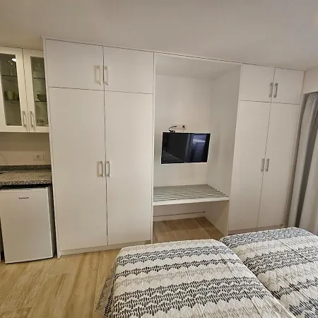 Lejlighed 5 Minutes From The Beach, With Air Conditioning