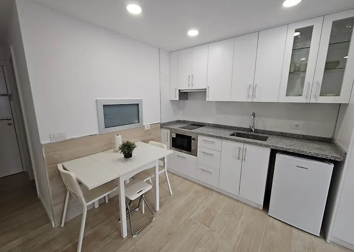 5 Minutes From The Beach, With Air Conditioning